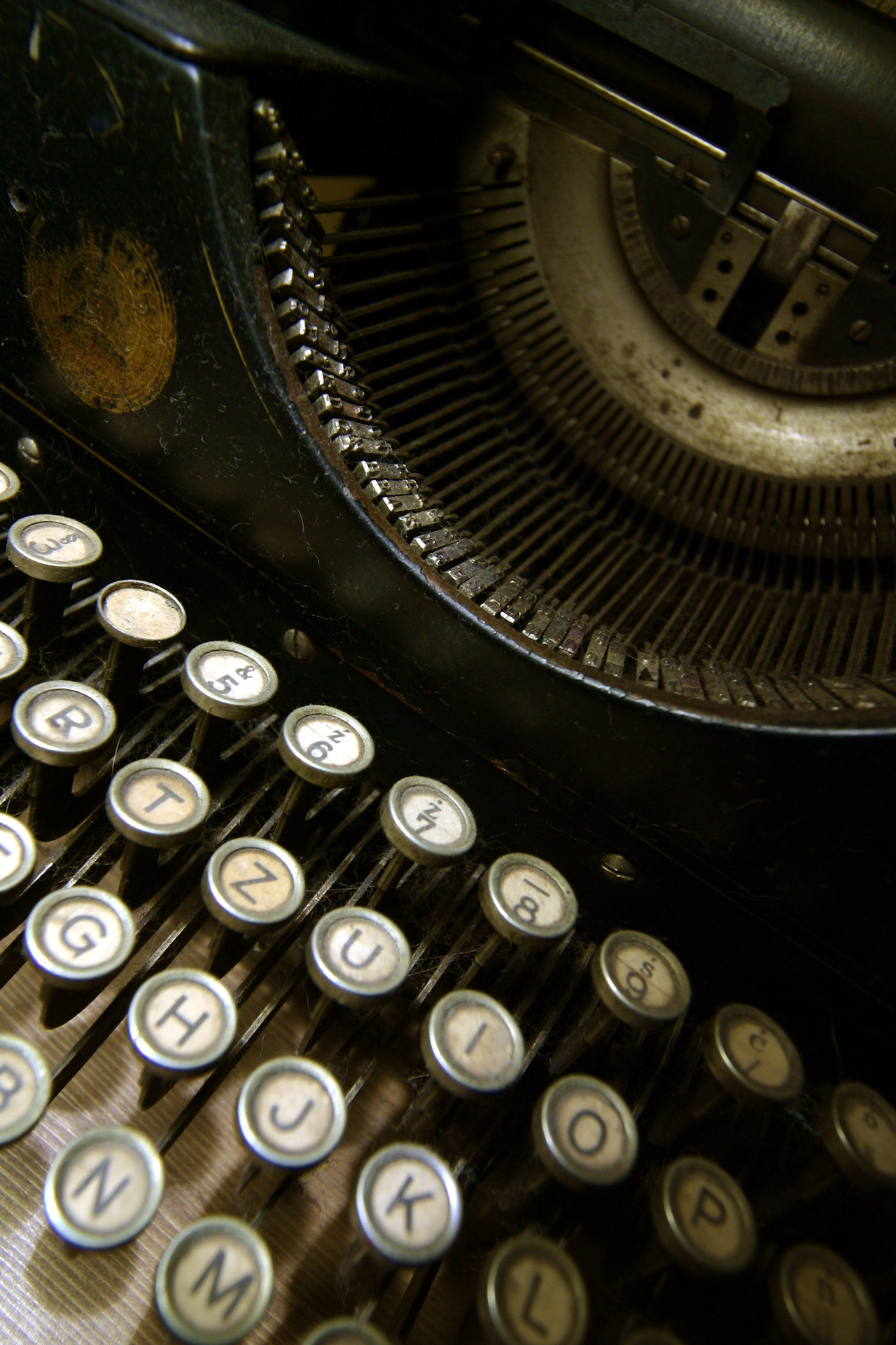 enigma-1427049-1280x1920